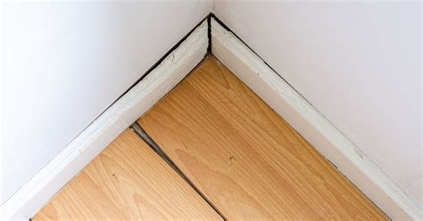 water leaking from baseboard|How to Fix Minor Water Damage on Baseboards